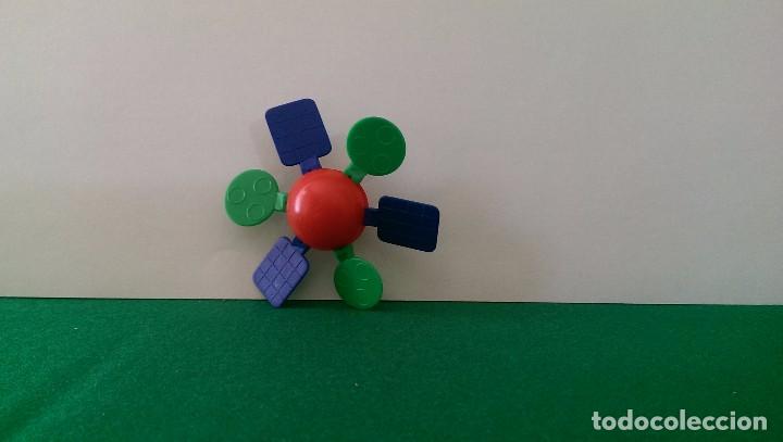 Gummi- und PVC-Figuren: FIGURITA &laquo;SAT&Eacute;LITE&raquo;