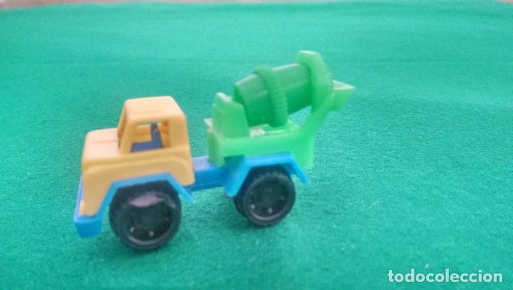 Figuras de Borracha e PVC: FIGURITA &laquo;CAMI&Oacute;N HORMIGONERA&raquo;