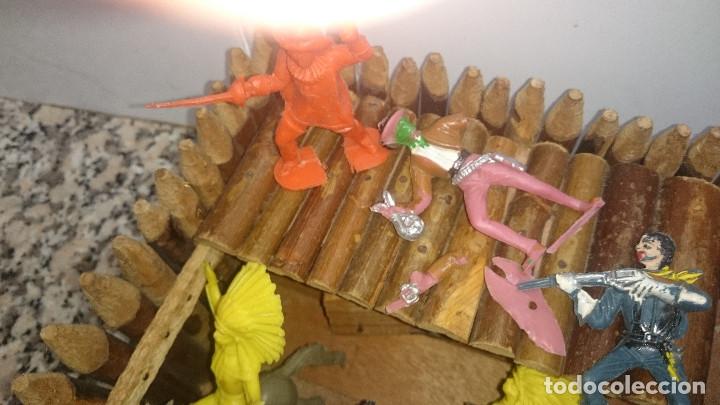 Figuras de goma y PVC: ANTIGUO FORT TEXAS DE MADERA CON ACCESORIOS - Foto 5