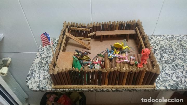 Figuras de goma y PVC: ANTIGUO FORT TEXAS DE MADERA CON ACCESORIOS - Foto 8