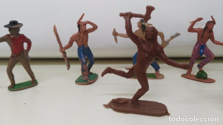 Figuras de goma y PVC: lote de indios y vaqueros de  pech y jecsan antiguos - Foto 3