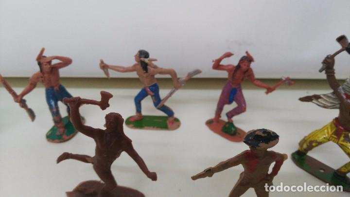Figuras de goma y PVC: lote de indios y vaqueros de  pech y jecsan antiguos - Foto 6