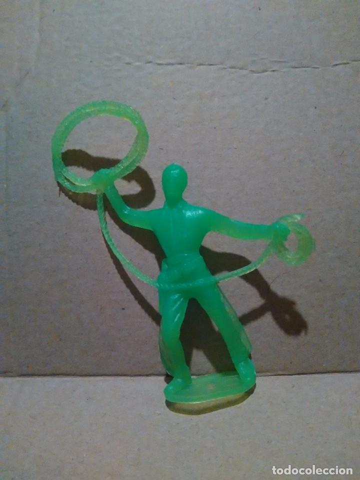 Figuras de goma y PVC: INDIOS Y VAQUEROS COMANSI -VAQUERO A ESTRENAR A&Ntilde;OS 70* - Foto 1