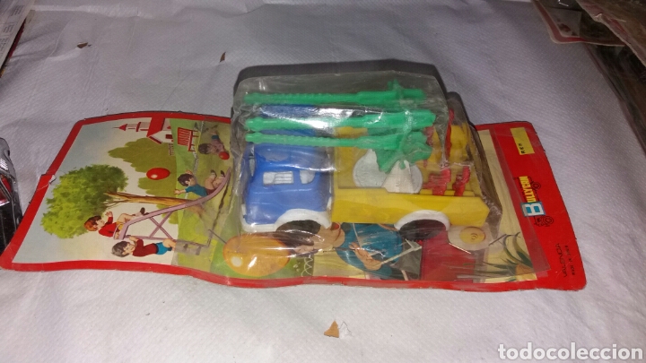 Figuras de goma y PVC: camion bullycan - Foto 1