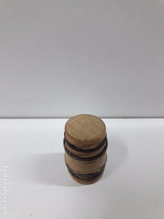 Figuras de goma y PVC: BARRIL EN MADERA . COMPLEMENTO DEL OESTE O DECORADO . A&Ntilde;OS 50 - Foto 3