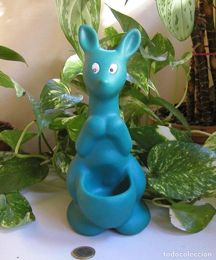 Rubber and PVC Figures: CANGURO MU&Ntilde;ECO DE GOMA BLANDA MARCA CHICCO MADE IN ITALY D&Eacute;CADA DE LOS 70-80