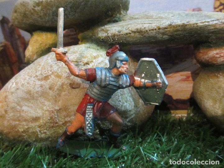 Figuras de goma y PVC: ROMANO MOYA - Foto 1
