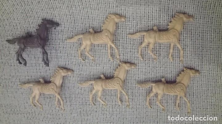 Figuras de goma y PVC: LOTE CABALLOS INDIOS COMANSI A&Ntilde;OS 70 - Foto 1