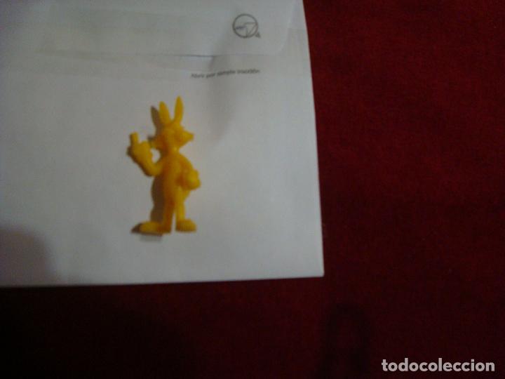 Figuras de goma y PVC: DUNKIN PHOSKITOS DANONE BUG BUNNY - Foto 1