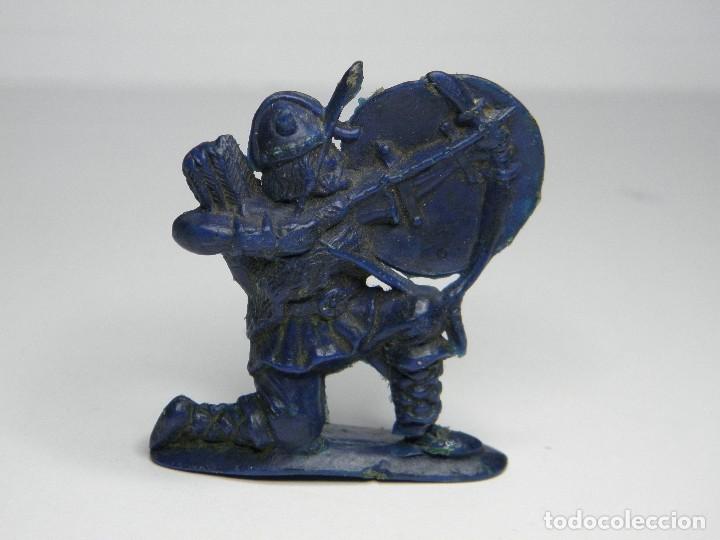 Figuras de goma y PVC: FIGURA VIKINGO DE LA FABRICA - Foto 1
