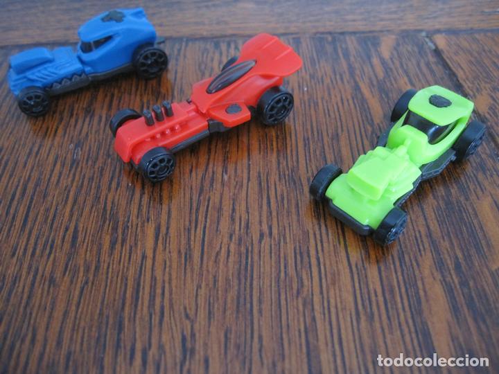 Figuras de goma Kinder: 3 coches de KINDER - Foto 1