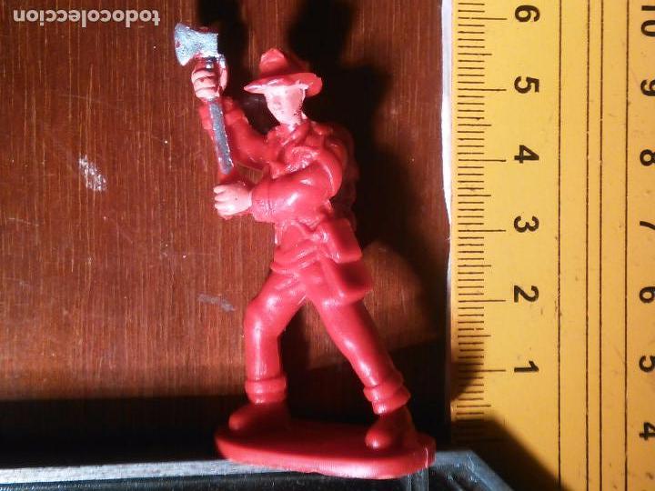 Figuras de goma y PVC: MU&Ntilde;ECO FIGURA MU&Ntilde;EQUITO PLASTICO DURO -