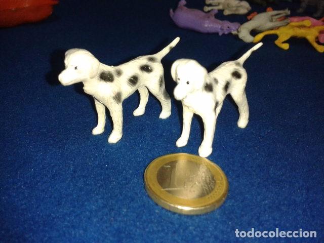 Figuras de goma y PVC: FIGURAS PAREJA DE PERROS DALMATA - Foto 1