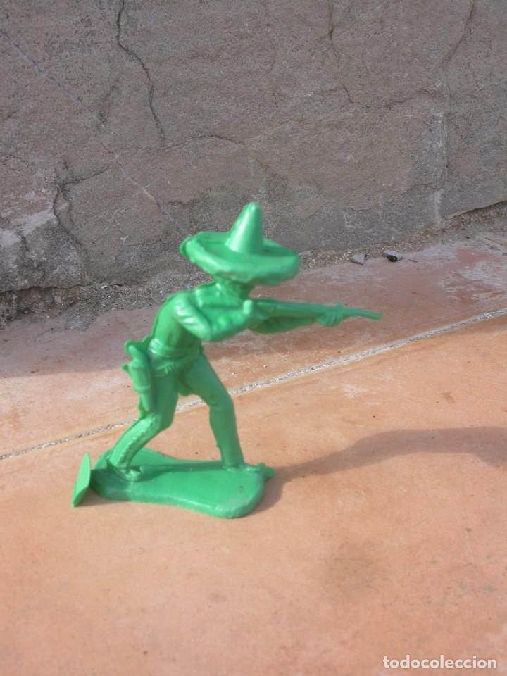 Gummi- und PVC-Figuren: FIGURA MARXS