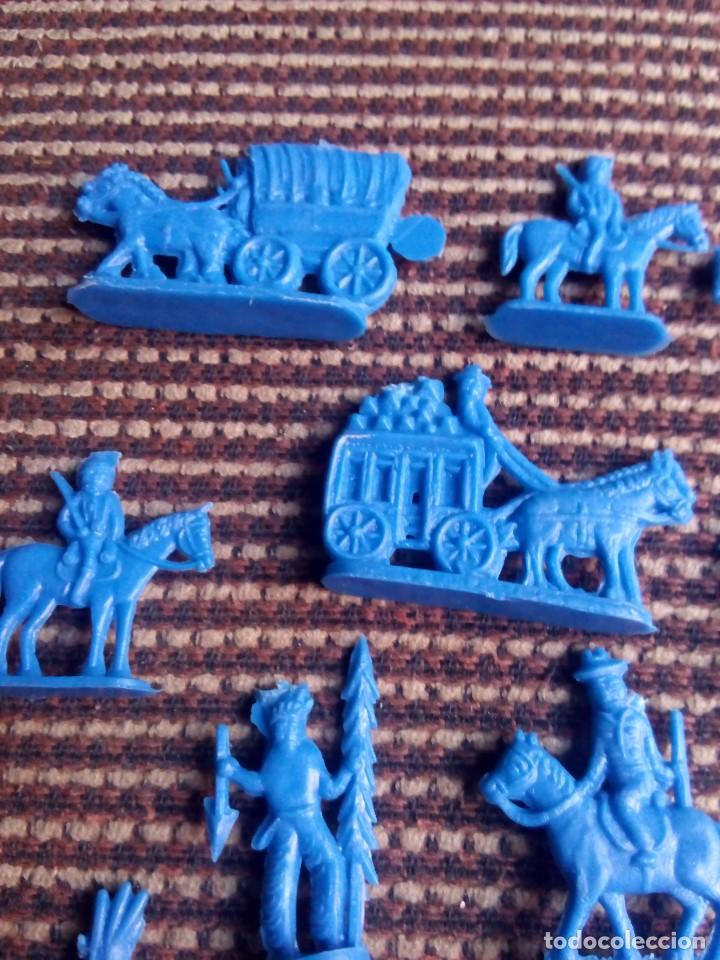 Figuras de goma y PVC: Montaplex lote indios y vaqueros - Foto 2