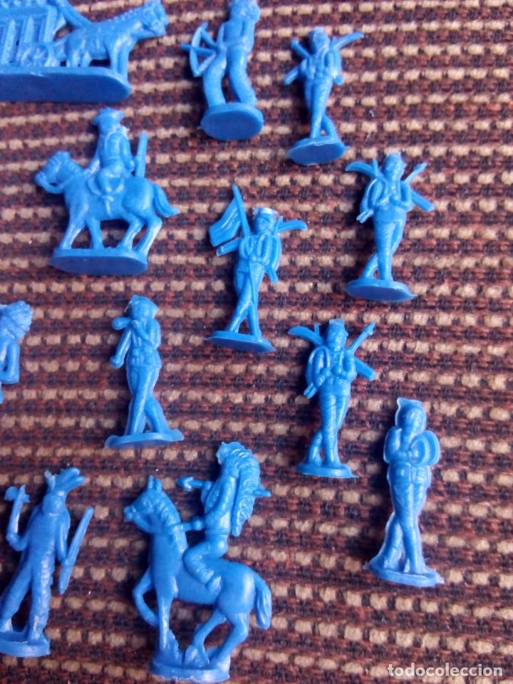 Figuras de goma y PVC: Montaplex lote indios y vaqueros - Foto 3