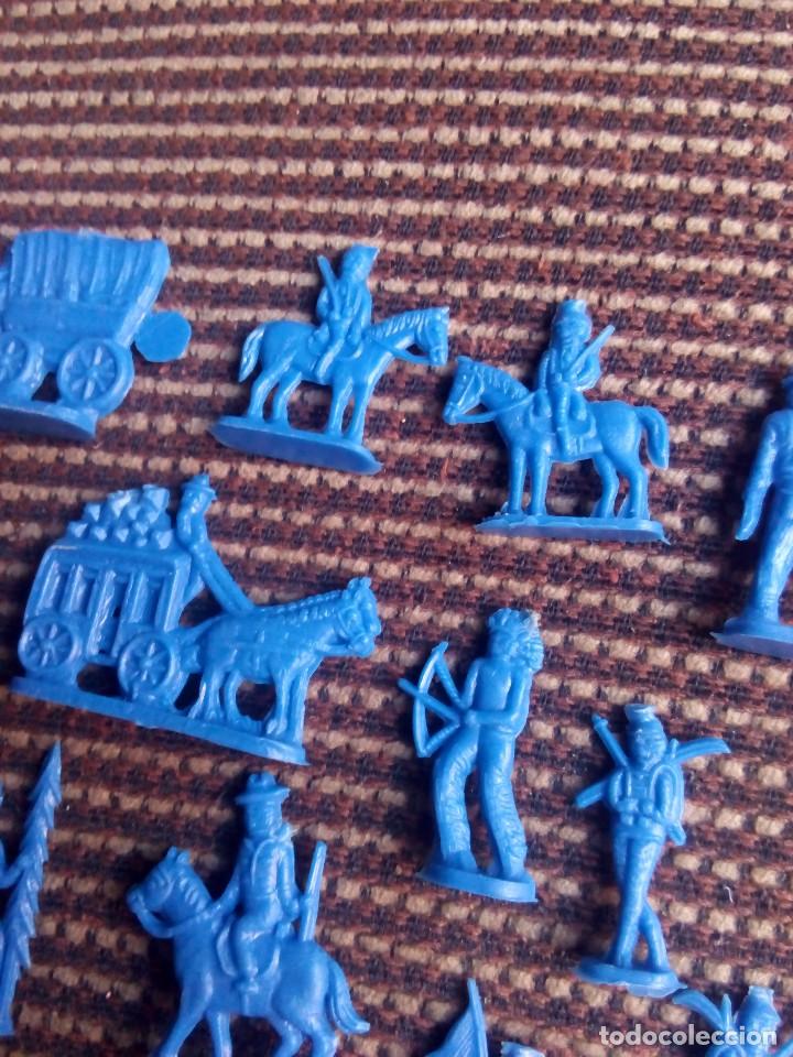 Figuras de goma y PVC: Montaplex lote indios y vaqueros - Foto 5