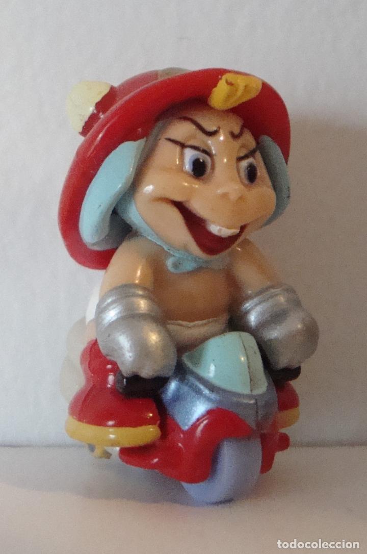 Figuras de goma Kinder: (TC-100) BEBE BOMBERO DE KINDER - Foto 1