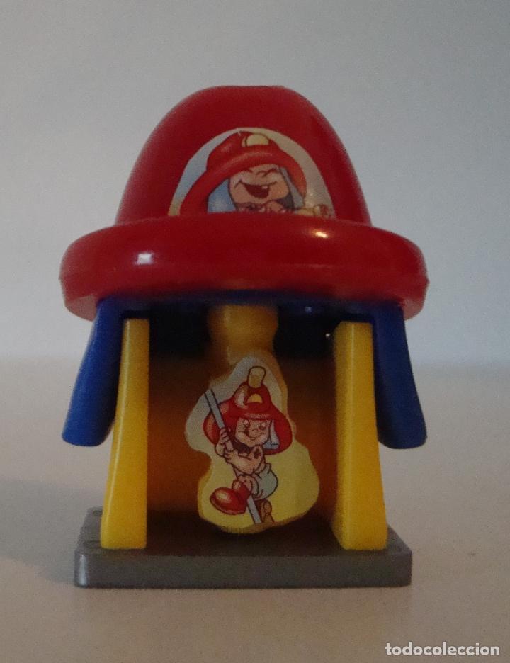 Figuras de goma Kinder: (TC-100) BEBE BOMBERO DE KINDER - Foto 1