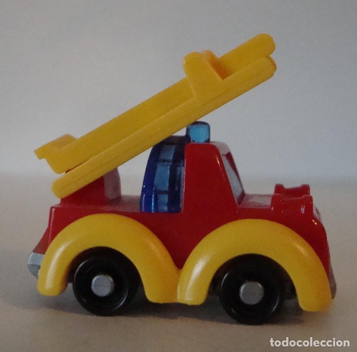 Figuras de goma Kinder: (TC-100) BEBE BOMBERO DE KINDER - Foto 1
