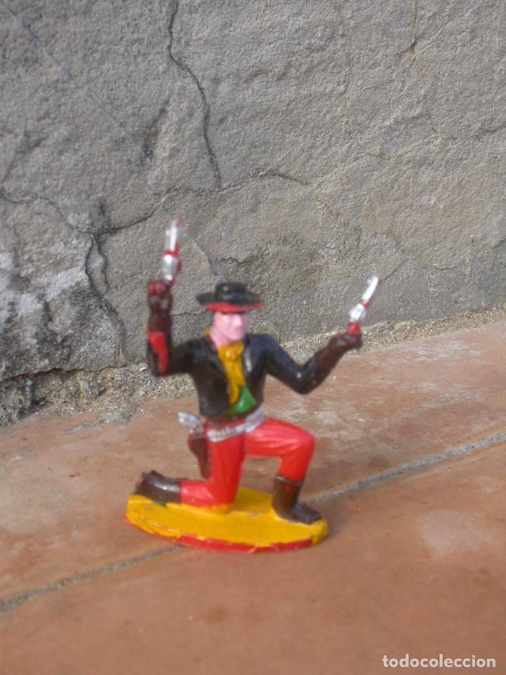 Figuras de goma y PVC: FIGURA SOTORRES - Foto 1