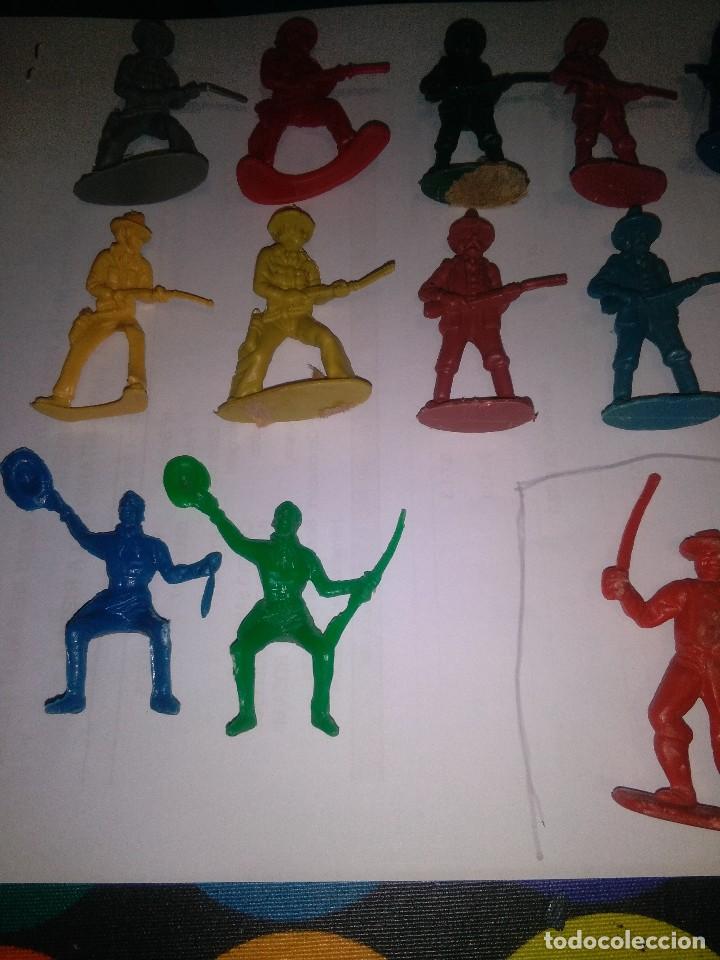 Figuras de goma y PVC: 21 figuras del oeste pl&aacute;stico - Foto 2