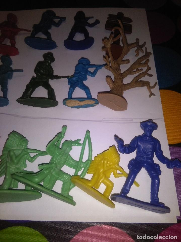 Figuras de goma y PVC: 21 figuras del oeste pl&aacute;stico - Foto 4