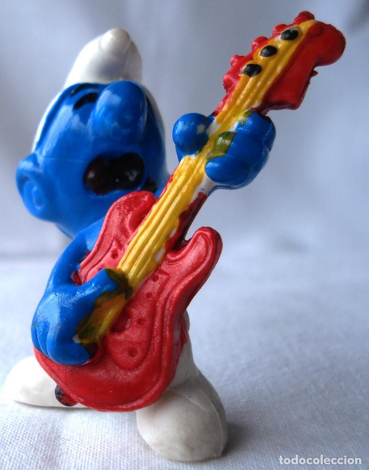 Figuras de Goma y PVC: PITUFOS: PITUFO GUITARRISTA GOMA-PVC. SIN MARCA. PINTADO A MANO &iexcl;NUEVO! A&Ntilde;OS 80