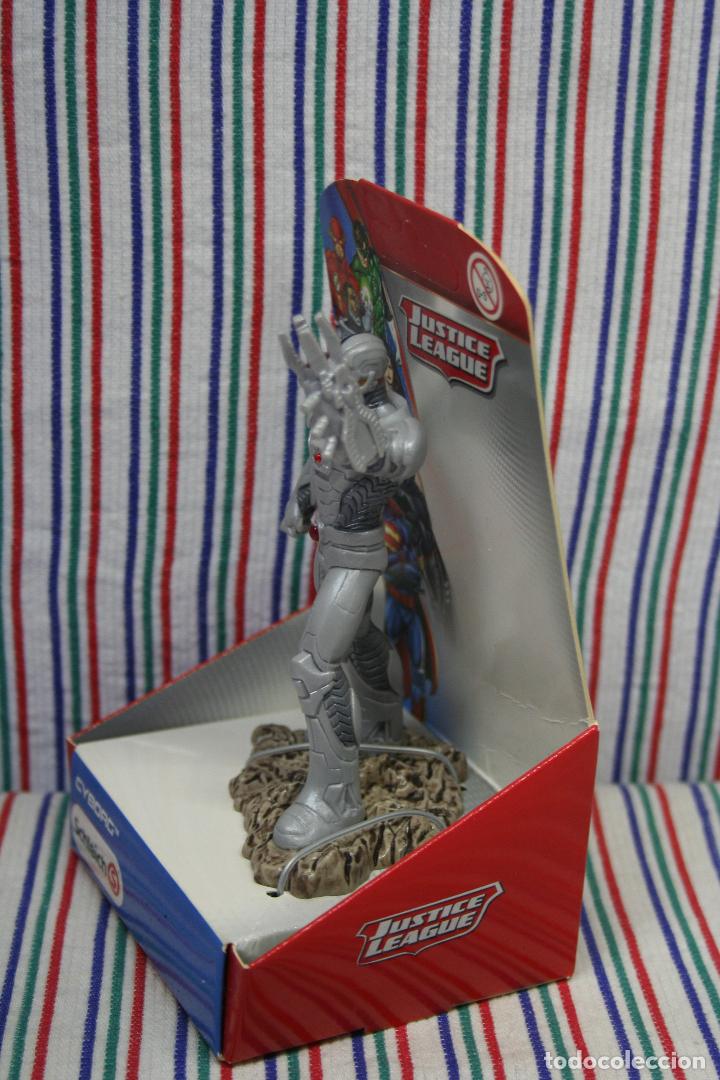 Figuras de goma y PVC: CYBORG DE SCHLEICH - Foto 3