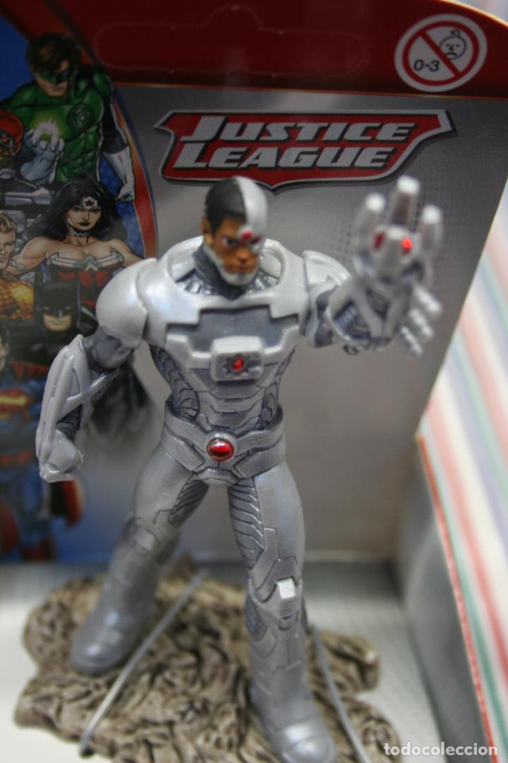 Figuras de goma y PVC: CYBORG DE SCHLEICH - Foto 5