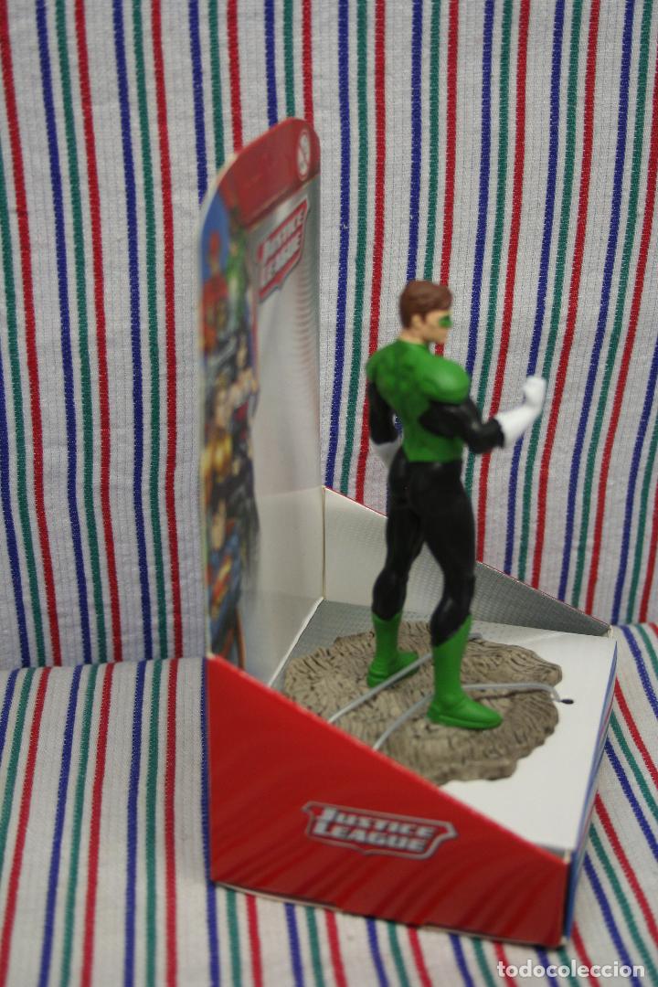 Figuras de goma y PVC: LINTERNA VERDE DE SCHLEICH - Foto 4