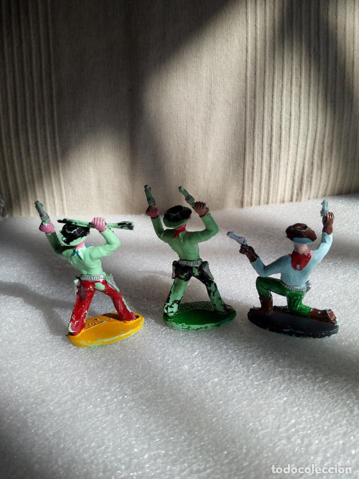 Figuras de goma y PVC: sotorres lote de 3 vaqueros - Foto 2