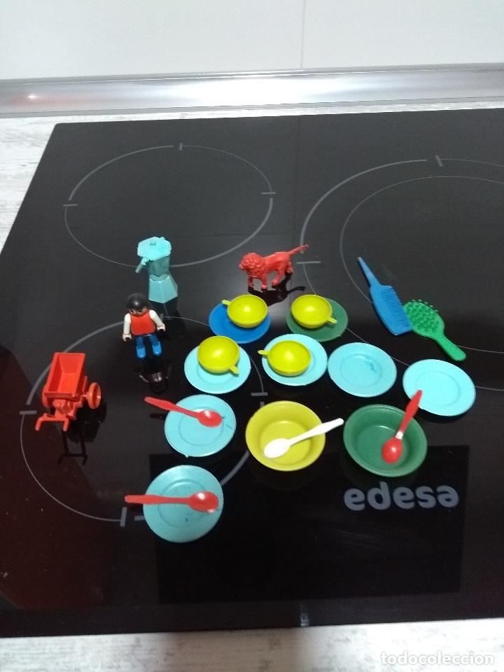 Figuras de goma y PVC: LOTE DE CACHARRITOS DE PL&Aacute;STICO - Foto 1