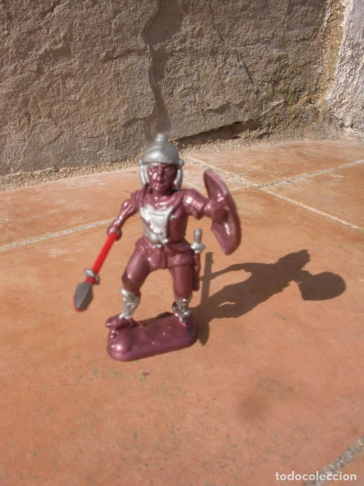 Figuras de goma y PVC: FIGURA DE ROMANO - Foto 1