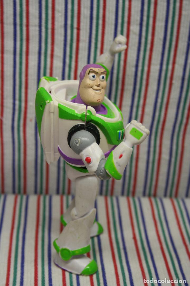 Figuras de goma y PVC: BUZZ LIGHTYEAR DE TOY STORY - Foto 4