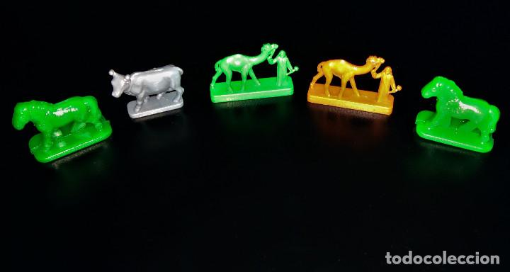 Figuras de goma y PVC: 5 figuras peque&ntilde;as tipo dunkin monocolor Dromedario Camello Vaca Burro Caballo entre 1 y 2 cm