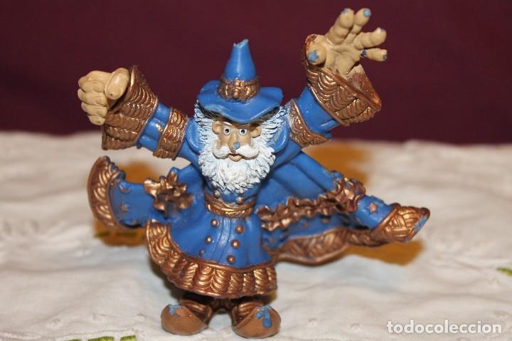 Figuras de goma y PVC: FIGURA DE MAGO DE PVC - Foto 1