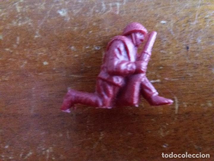 Figuras de goma y PVC: SOLDADO RUSO ROJO. - Foto 1