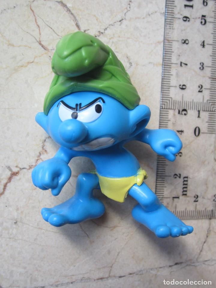 Figuras de goma y PVC: FIGURA PITUFO SALVAJE - Foto 1