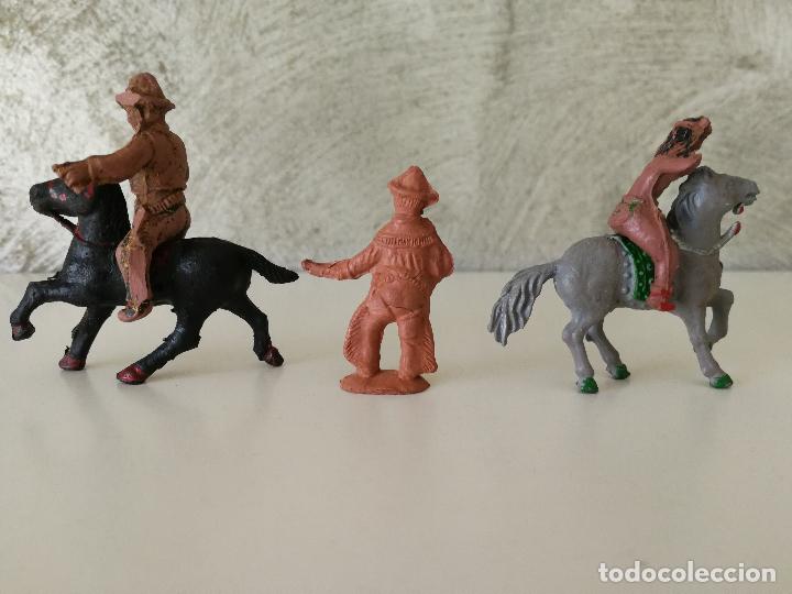 Figuras de goma y PVC: LOTE INDIOS Y VAQUEROS EN GOMA LAFREDO 45 MM - Foto 3