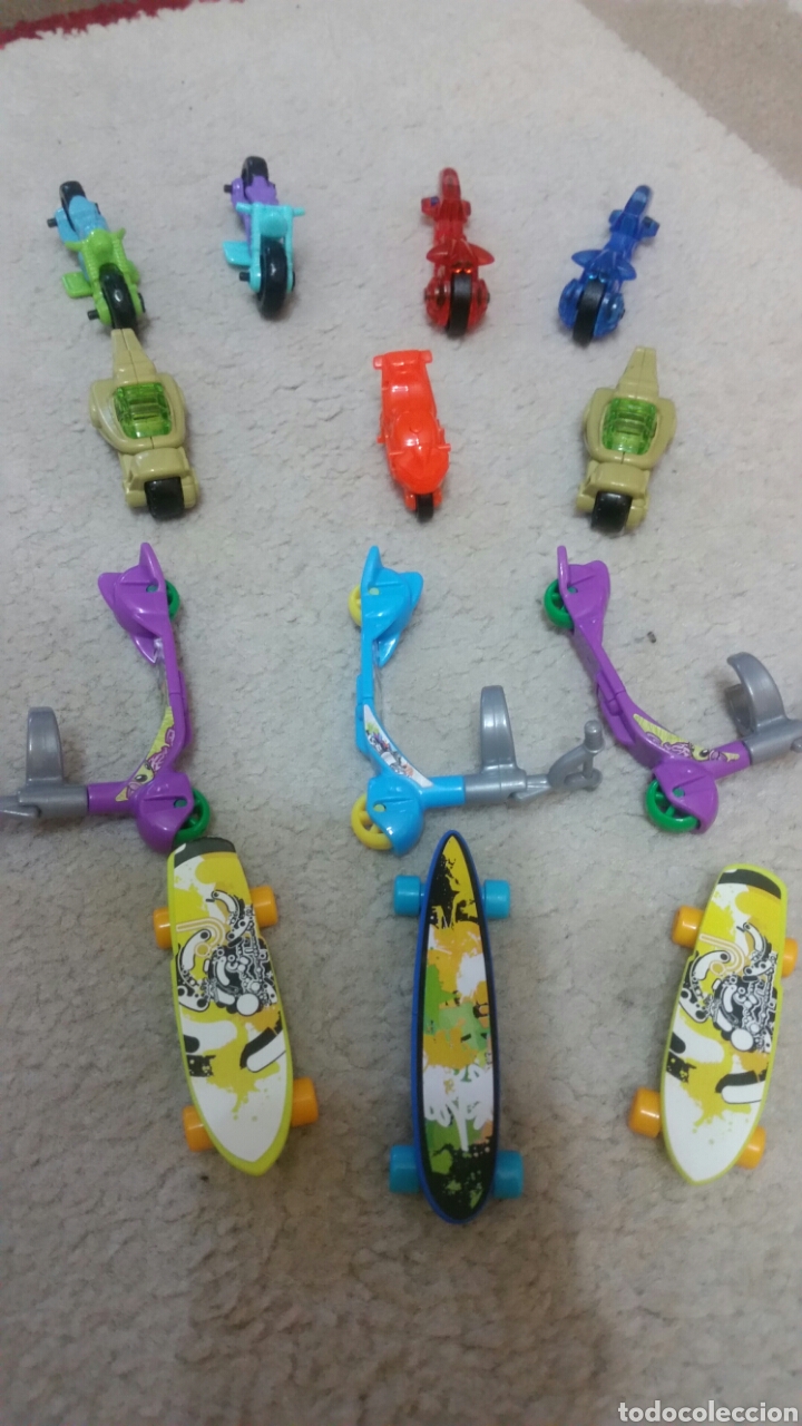 Figuras de Goma Kinder: Lote 13 motos, monopatines kinder