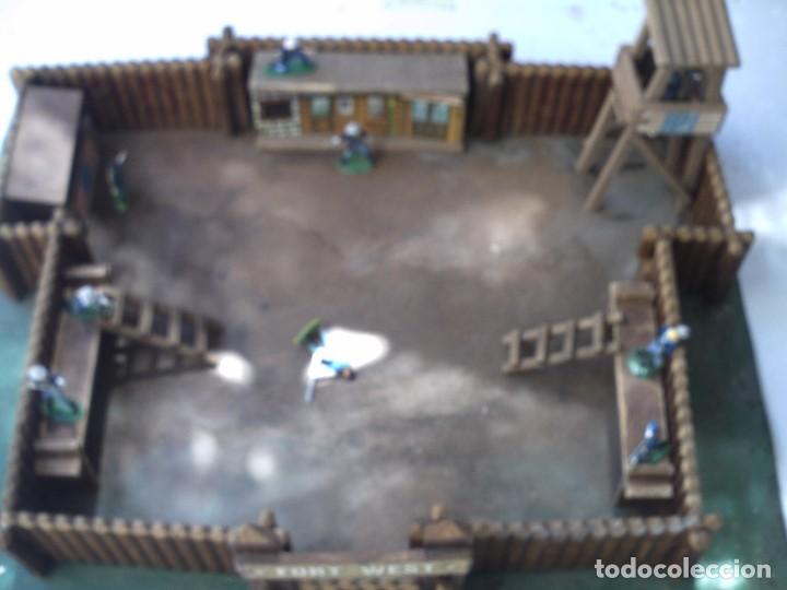 Figuras de goma y PVC: ataque al fuerte - Foto 2