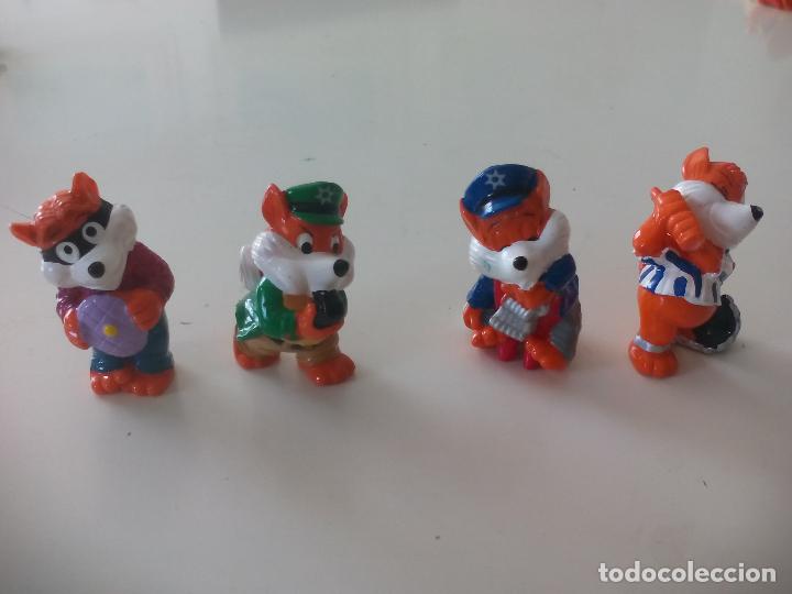 Kinder &Uuml;berraschung: LOTE DE 4 FIGURAS DE HUEVOS KINDER SORPRESA. MINIATURA. FERRERO zorros
