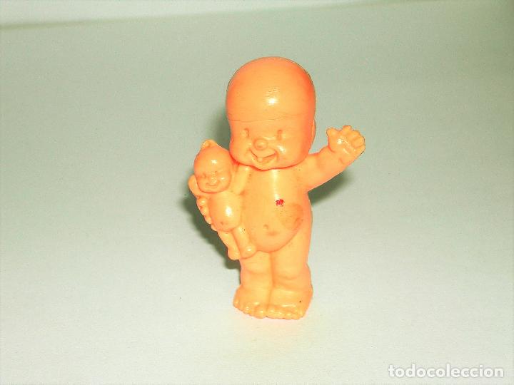 Figuras de Goma y PVC: Figurita BEBE BABIES con MU&Ntilde;EQUITO