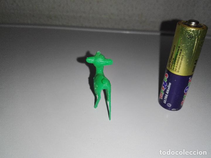 Figuras de goma y PVC: Figura Premium DUNKIN bambi - Foto 4