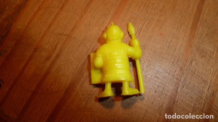 Figuras de goma y PVC: Figura Asterix y Obelix. Centuri&oacute;n. Dunkin - Foto 2