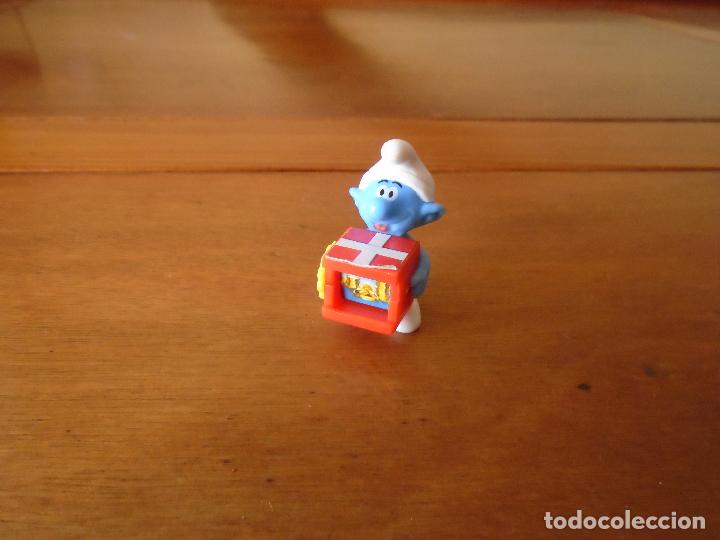Figuras de goma y PVC: FIGURA KINDER DE UN PITUFO - Foto 1