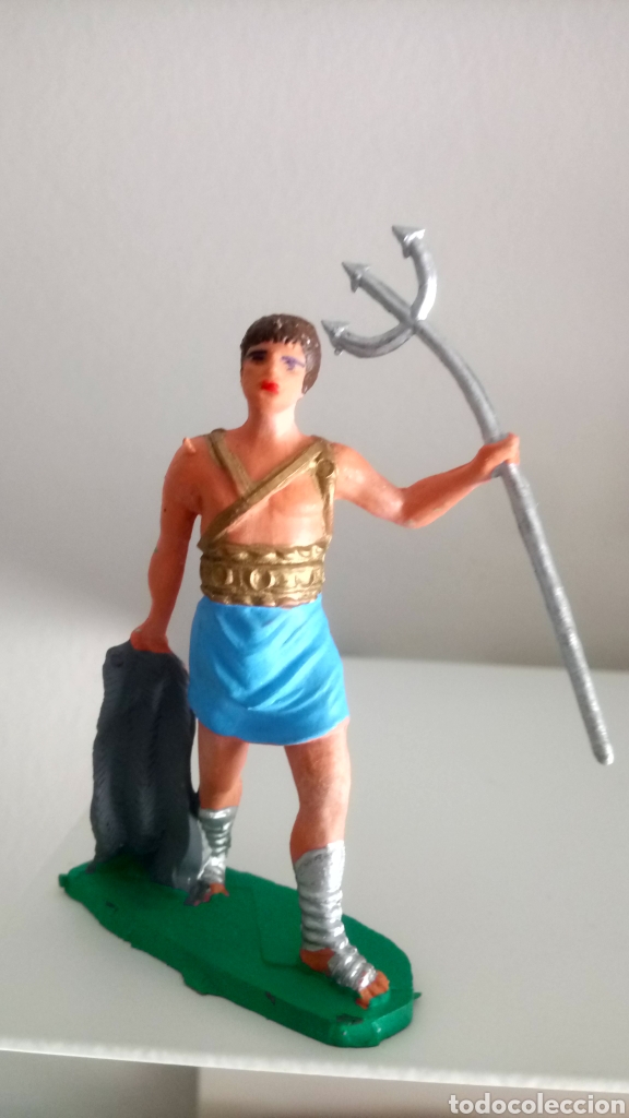 Figuras de goma y PVC: GLADIADOR DE OLIVER. - Foto 1