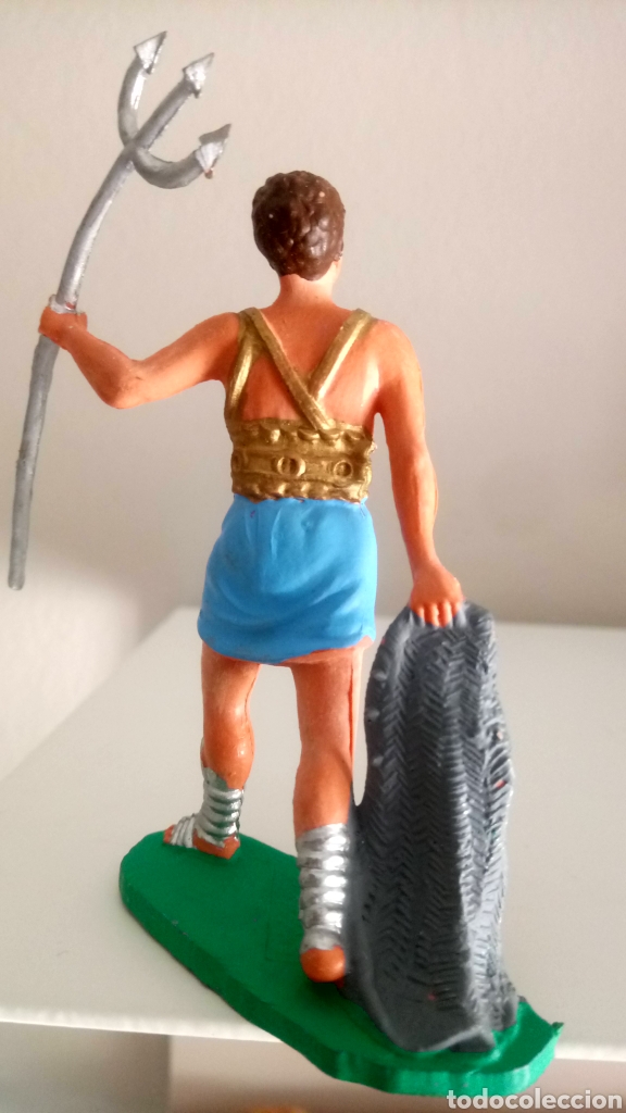 Figuras de goma y PVC: GLADIADOR DE OLIVER. - Foto 2