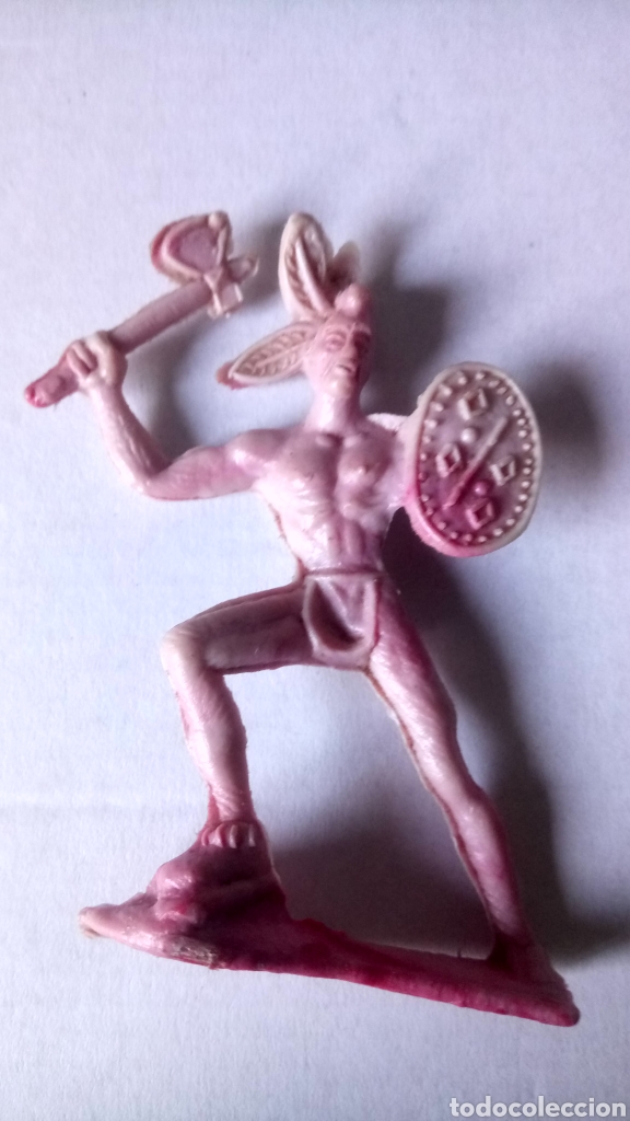 Figuras de goma y PVC: EXTRA&Ntilde;O INDIO PIPERO DE 8 CMS. - Foto 1
